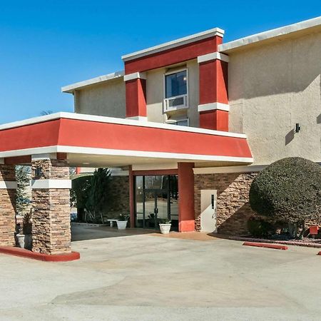 Ramada By Wyndham Oklahoma City Airport North Kültér fotó