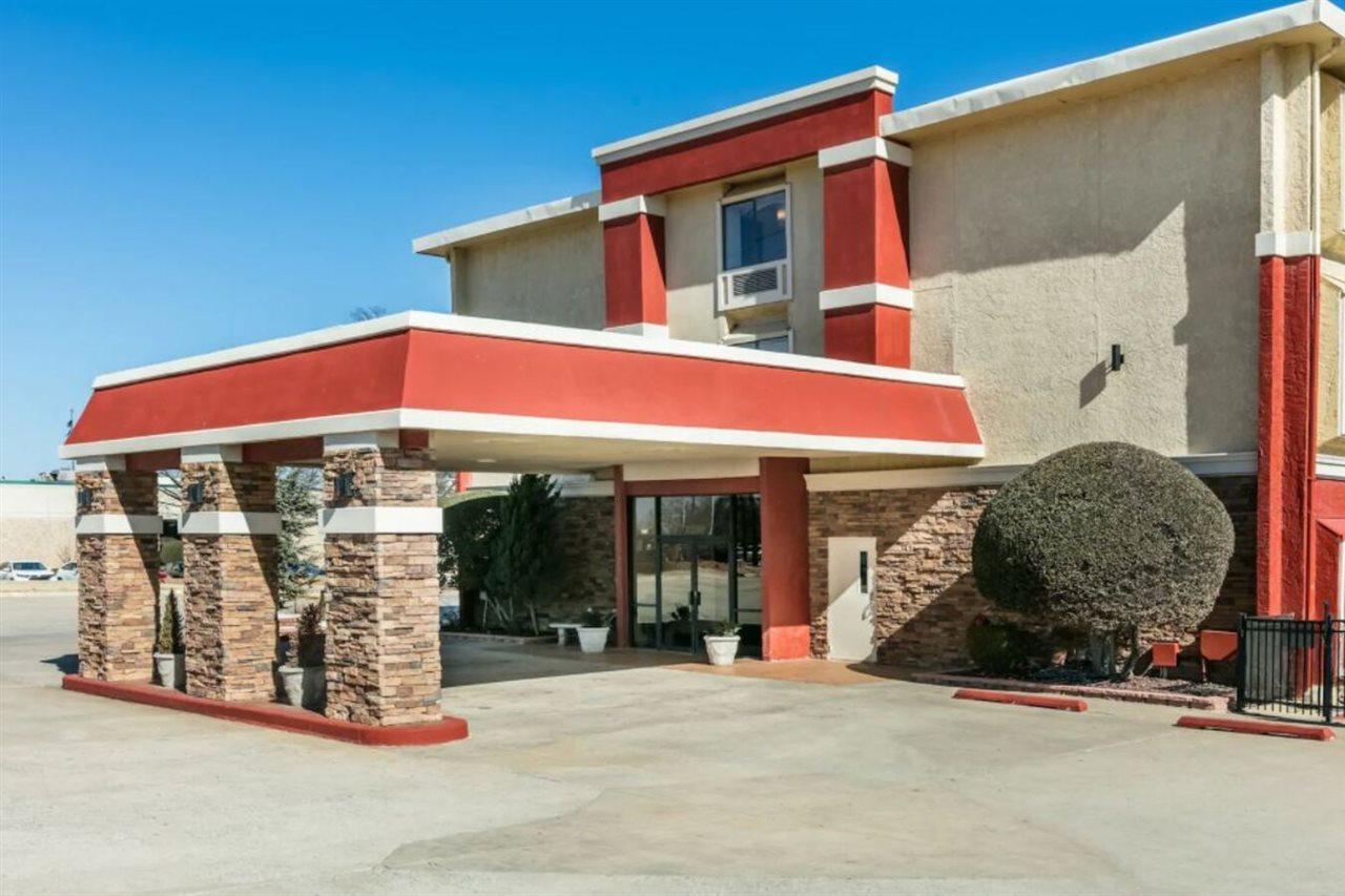 Ramada By Wyndham Oklahoma City Airport North Kültér fotó