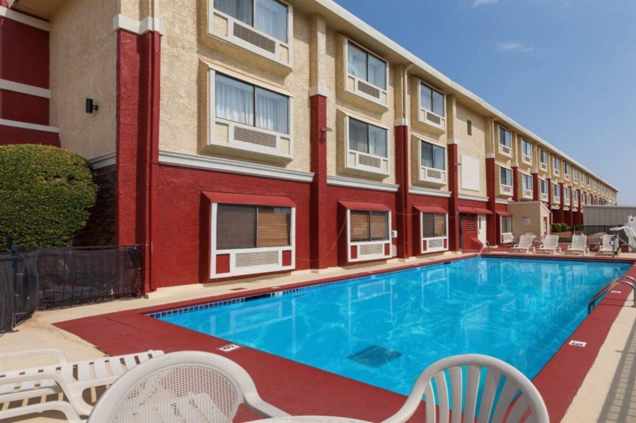 Ramada By Wyndham Oklahoma City Airport North Kültér fotó