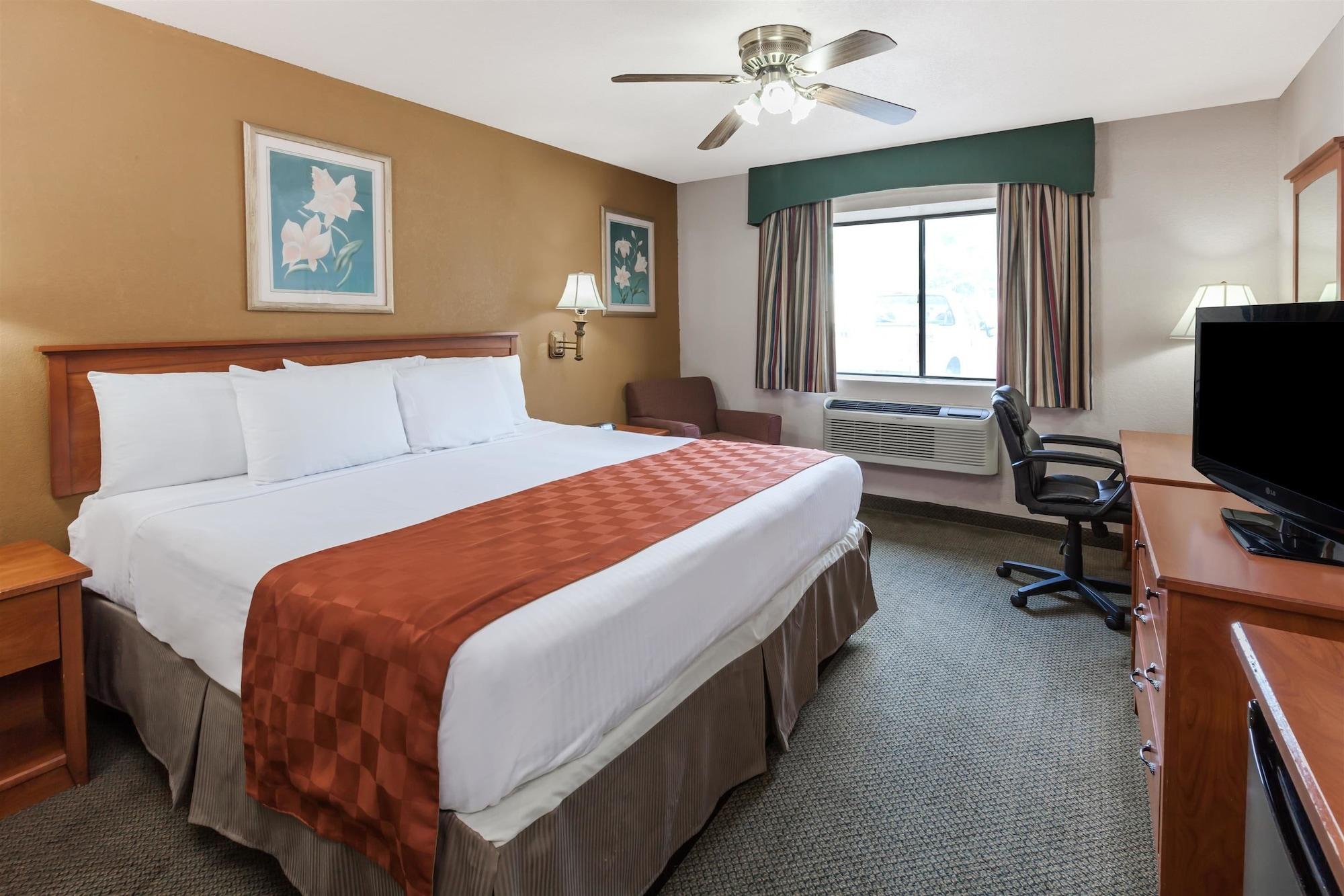 Ramada By Wyndham Oklahoma City Airport North Kültér fotó