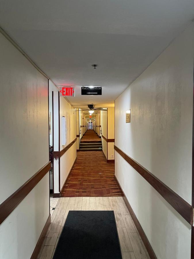 Ramada By Wyndham Oklahoma City Airport North Kültér fotó