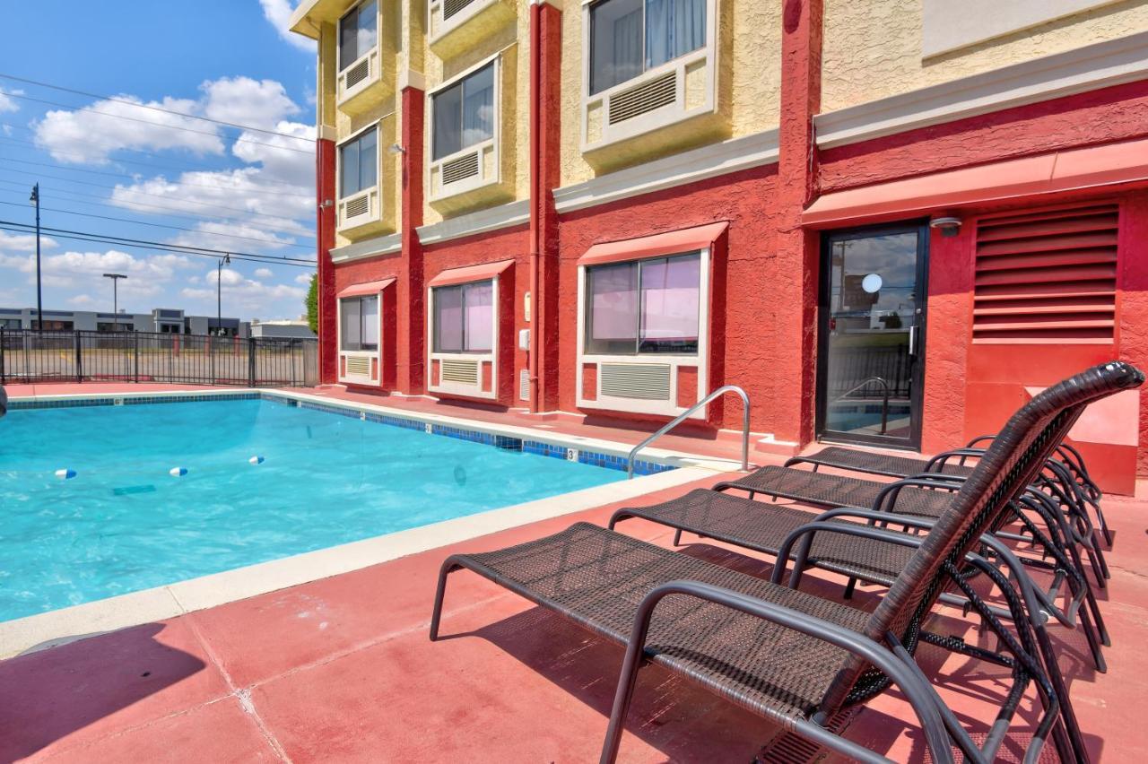 Ramada By Wyndham Oklahoma City Airport North Kültér fotó