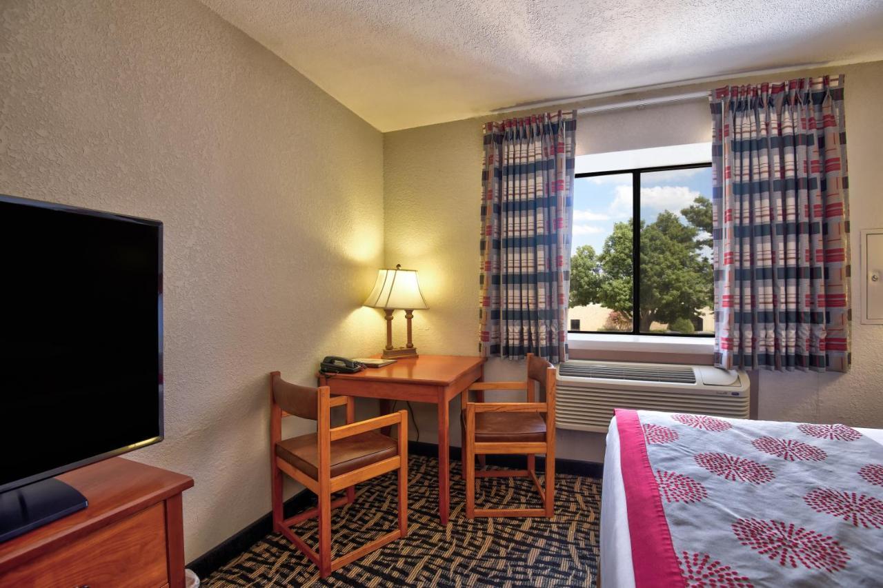 Ramada By Wyndham Oklahoma City Airport North Kültér fotó