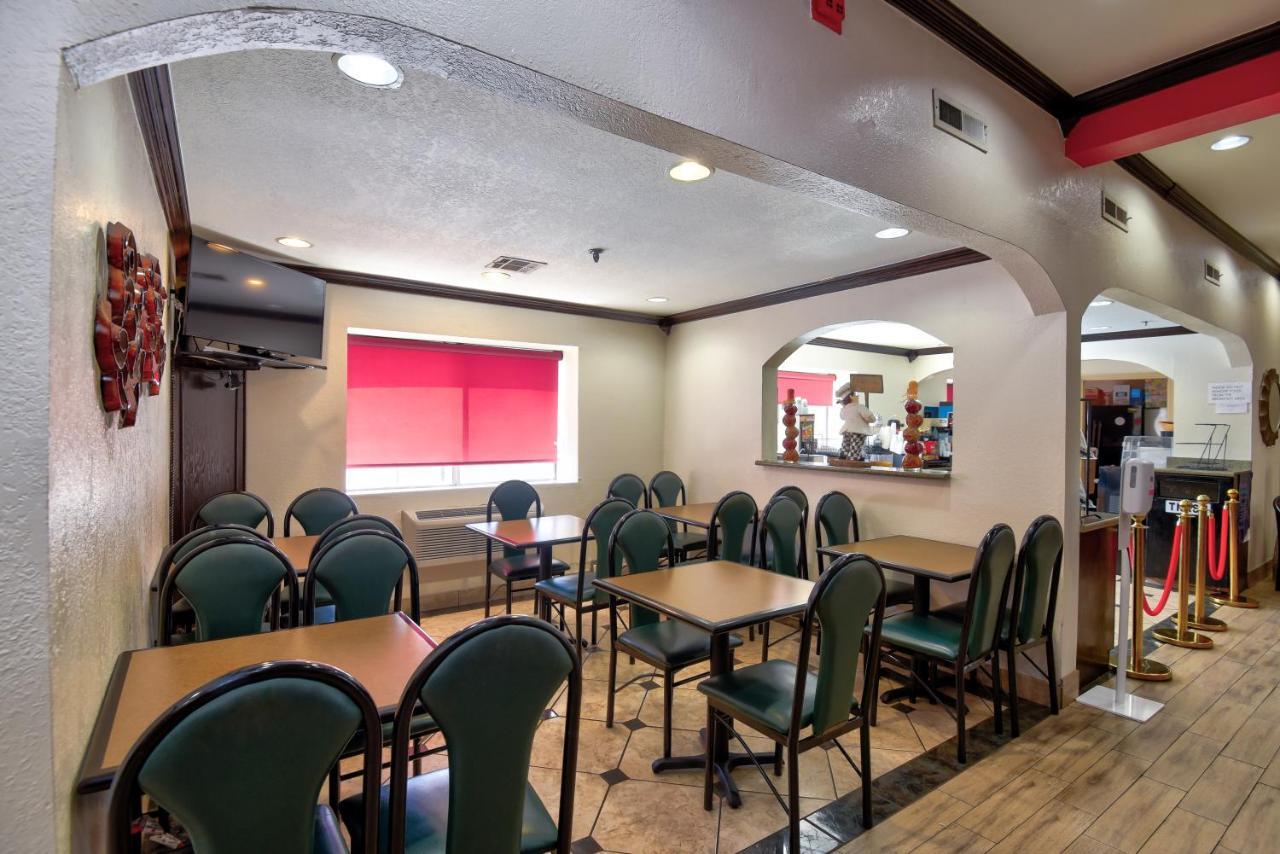 Ramada By Wyndham Oklahoma City Airport North Kültér fotó