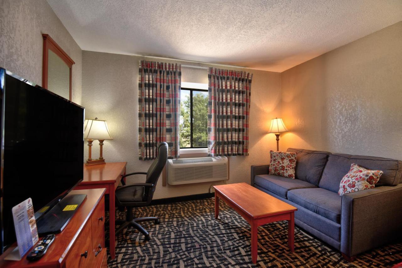 Ramada By Wyndham Oklahoma City Airport North Kültér fotó