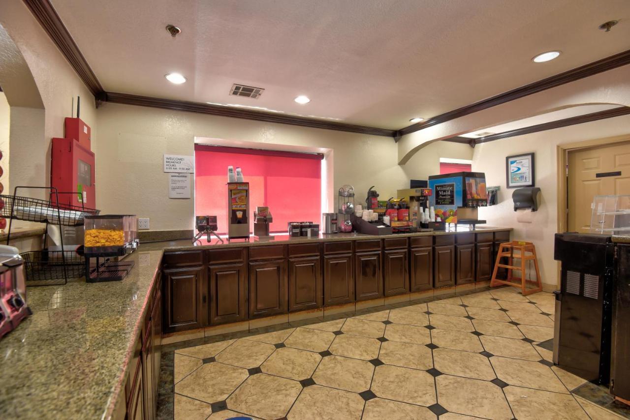 Ramada By Wyndham Oklahoma City Airport North Kültér fotó