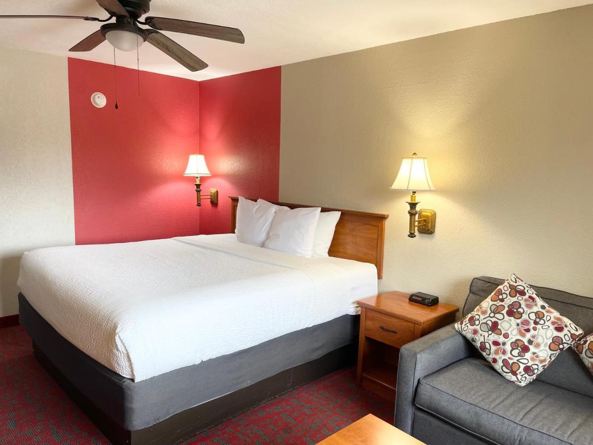 Ramada By Wyndham Oklahoma City Airport North Kültér fotó