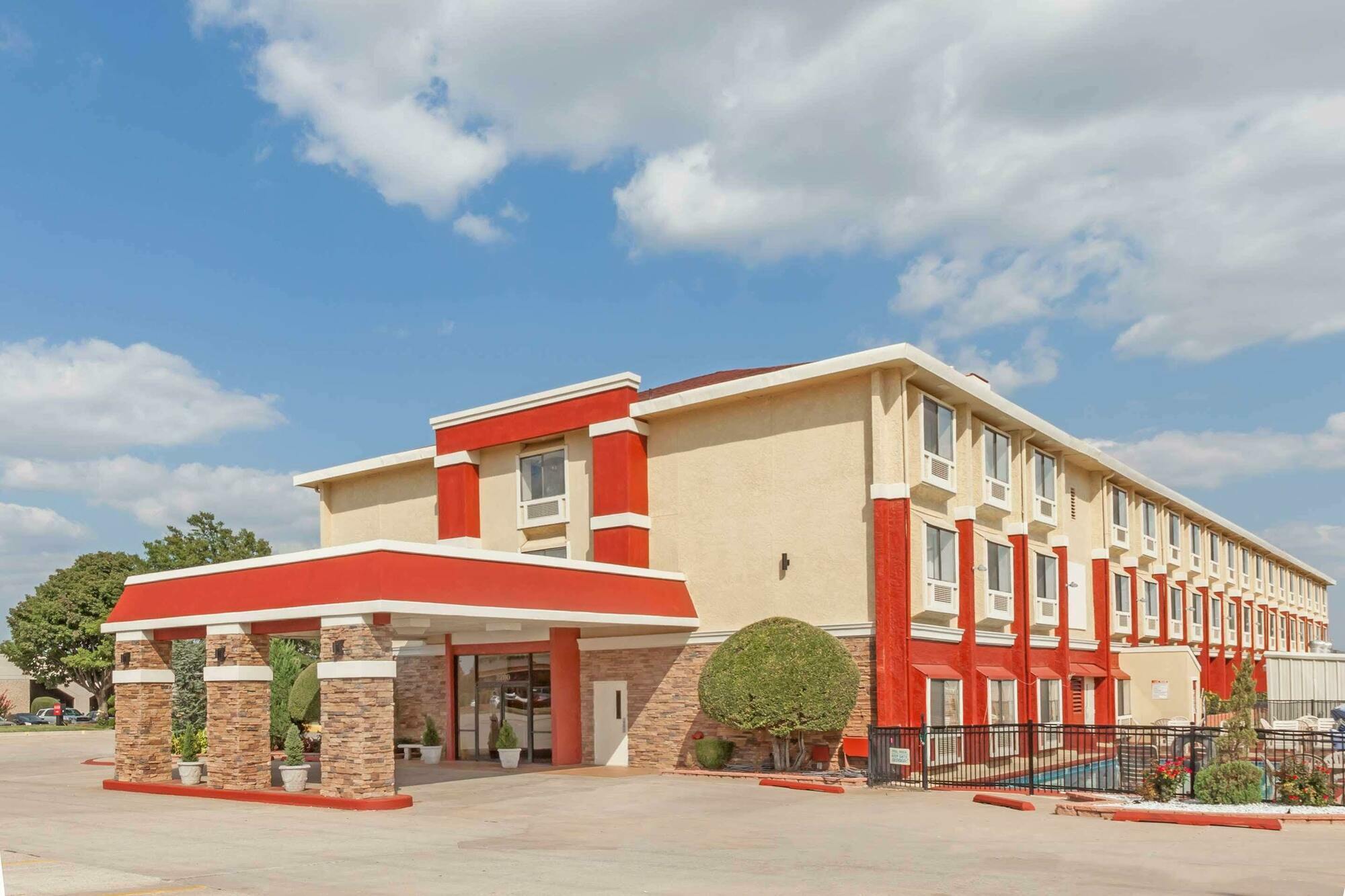 Ramada By Wyndham Oklahoma City Airport North Kültér fotó